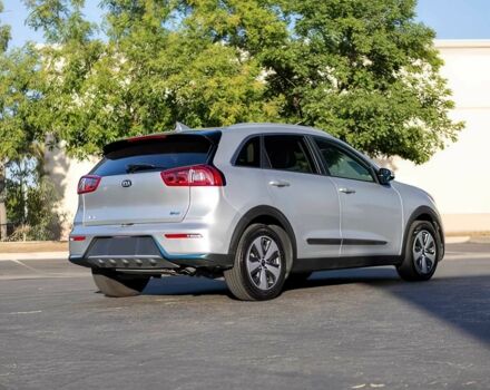 Сірий Кіа Niro, об'ємом двигуна 1.6 л та пробігом 48 тис. км за 8900 $, фото 4 на Automoto.ua
