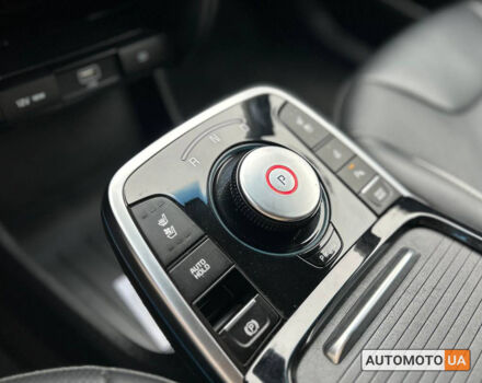 Серый Киа Niro, объемом двигателя 64 л и пробегом 115 тыс. км за 19900 $, фото 12 на Automoto.ua