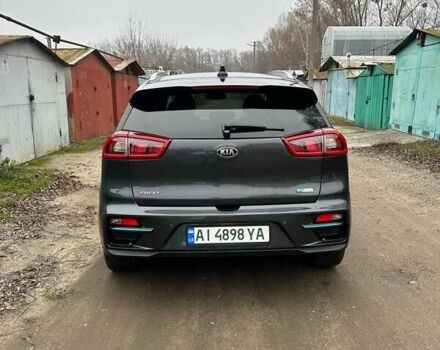 Серый Киа Niro, объемом двигателя 0 л и пробегом 179 тыс. км за 15800 $, фото 2 на Automoto.ua