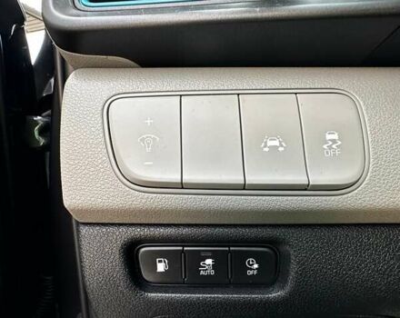 Сірий Кіа Niro, об'ємом двигуна 1.58 л та пробігом 96 тис. км за 17500 $, фото 20 на Automoto.ua