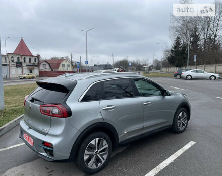 Сірий Кіа Niro, об'ємом двигуна 0 л та пробігом 111 тис. км за 19000 $, фото 4 на Automoto.ua