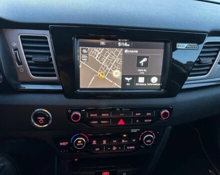 Киа Niro 2019 в Киеве на Automoto.ua Серый Киа Niro, объемом двигателя 0 л и пробегом 102 тыс. км за 16128 $, фото 13 на Automoto.ua