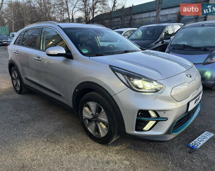 Серый Киа Niro, объемом двигателя 0 л и пробегом 157 тыс. км за 17900 $, фото 7 на Automoto.ua