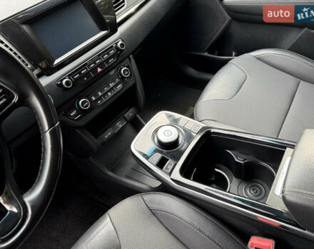 Сірий Кіа Niro, об'ємом двигуна 0 л та пробігом 65 тис. км за 16700 $, фото 17 на Automoto.ua