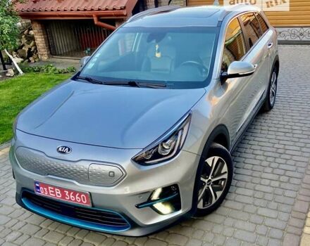 Серый Киа Niro, объемом двигателя 0 л и пробегом 122 тыс. км за 18999 $, фото 1 на Automoto.ua