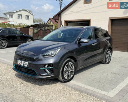 Серый Киа Niro, объемом двигателя 0 л и пробегом 115 тыс. км за 18885 $, фото 1 на Automoto.ua