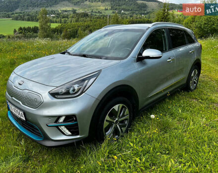 Серый Киа Niro, объемом двигателя 0 л и пробегом 127 тыс. км за 18000 $, фото 1 на Automoto.ua