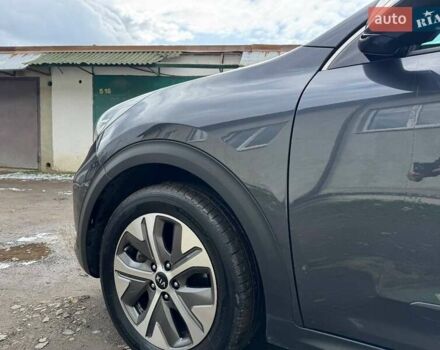 Киа Niro 2019 в Дрогобыче на Automoto.ua Серый Киа Niro, объемом двигателя 0 л и пробегом 139 тыс. км за 17777 $, фото 1 на Automoto.ua