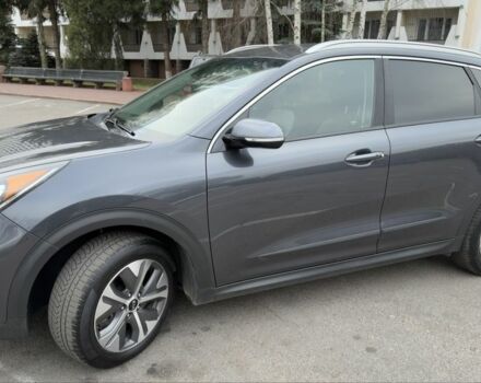 Серый Киа Niro, объемом двигателя 0 л и пробегом 67 тыс. км за 16800 $, фото 4 на Automoto.ua
