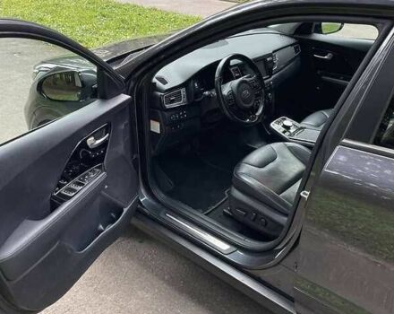Серый Киа Niro, объемом двигателя 0 л и пробегом 129 тыс. км за 14999 $, фото 7 на Automoto.ua