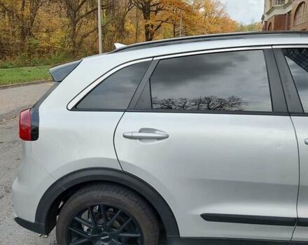 Сірий Кіа Niro, об'ємом двигуна 1.58 л та пробігом 84 тис. км за 17200 $, фото 26 на Automoto.ua