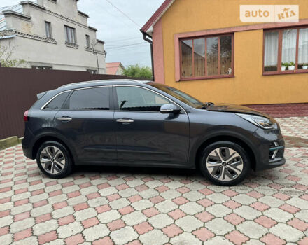 Сірий Кіа Niro, об'ємом двигуна 0 л та пробігом 53 тис. км за 15999 $, фото 5 на Automoto.ua