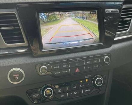 Серый Киа Niro, объемом двигателя 0 л и пробегом 129 тыс. км за 14999 $, фото 13 на Automoto.ua
