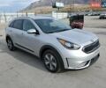 Серый Киа Niro, объемом двигателя 1.58 л и пробегом 131 тыс. км за 3400 $, фото 3 на Automoto.ua