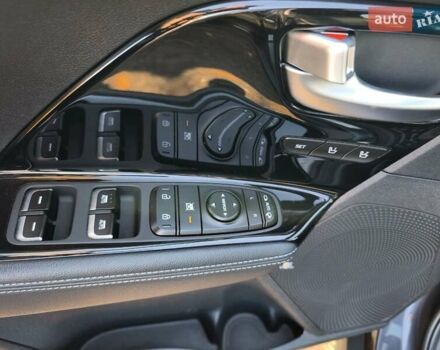 Сірий Кіа Niro, об'ємом двигуна 0 л та пробігом 154 тис. км за 18000 $, фото 18 на Automoto.ua