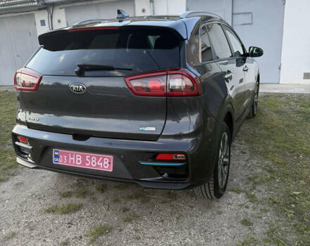 Киа Niro 2019 в Волочиске на Automoto.ua Серый Киа Niro, объемом двигателя 0 л и пробегом 105 тыс. км за 18898 $, фото 1 на Automoto.ua