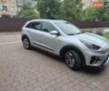 Серый Киа Niro, объемом двигателя 0 л и пробегом 86 тыс. км за 17999 $, фото 3 на Automoto.ua