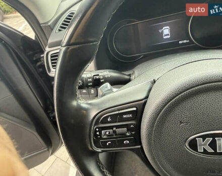 Сірий Кіа Niro, об'ємом двигуна 0 л та пробігом 66 тис. км за 16900 $, фото 14 на Automoto.ua