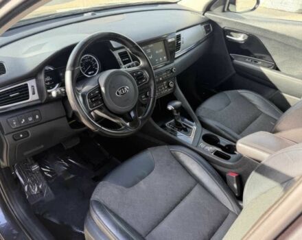 Серый Киа Niro, объемом двигателя 1.6 л и пробегом 33 тыс. км за 7800 $, фото 7 на Automoto.ua