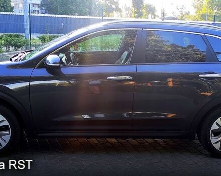 Кіа Niro 2019 у Кам'янське (Дніпродзержинськ) на Automoto.ua Сірий Кіа Niro, об'ємом двигуна 0.15 л та пробігом 116 тис. км за 18000 $, фото 5 на Automoto.ua