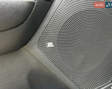 Серый Киа Niro, объемом двигателя 0 л и пробегом 70 тыс. км за 19350 $, фото 23 на Automoto.ua