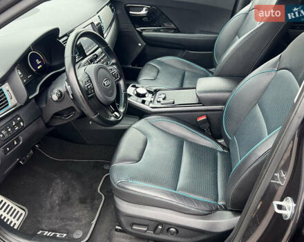 Сірий Кіа Niro, об'ємом двигуна 0 л та пробігом 155 тис. км за 16709 $, фото 16 на Automoto.ua