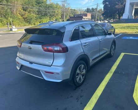 Серый Киа Niro, объемом двигателя 1.6 л и пробегом 49 тыс. км за 5500 $, фото 3 на Automoto.ua