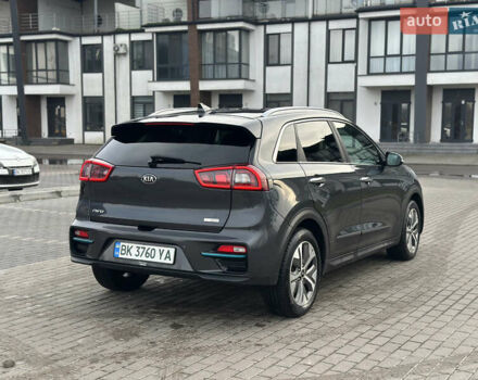 Серый Киа Niro, объемом двигателя 0 л и пробегом 157 тыс. км за 16999 $, фото 9 на Automoto.ua