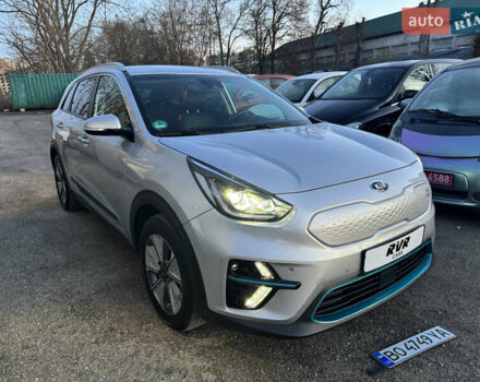 Серый Киа Niro, объемом двигателя 0 л и пробегом 157 тыс. км за 17900 $, фото 2 на Automoto.ua