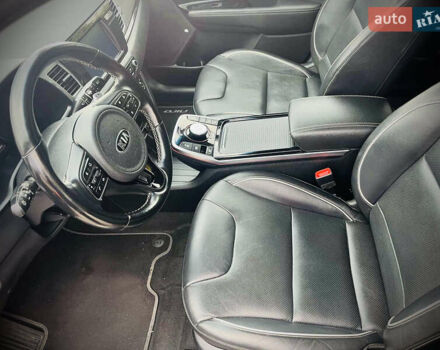 Серый Киа Niro, объемом двигателя 0 л и пробегом 102 тыс. км за 18900 $, фото 16 на Automoto.ua