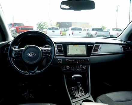 Киа Niro 2019 в Кропивницком (Кировограде) на Automoto.ua Серый Киа Niro, объемом двигателя 1.6 л и пробегом 30 тыс. км за 8500 $, фото 10 на Automoto.ua