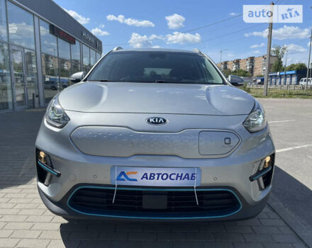 Сірий Кіа Niro, об'ємом двигуна 0 л та пробігом 129 тис. км за 19999 $, фото 4 на Automoto.ua