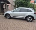 Серый Киа Niro, объемом двигателя 0 л и пробегом 86 тыс. км за 17999 $, фото 6 на Automoto.ua