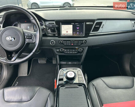 Киа Niro 2019 в Хмельницком на Automoto.ua Серый Киа Niro, объемом двигателя 0 л и пробегом 106 тыс. км за 17500 $, фото 12 на Automoto.ua