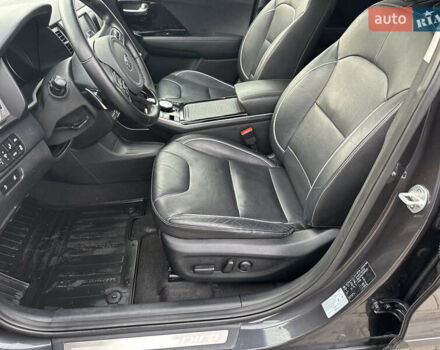 Серый Киа Niro, объемом двигателя 0 л и пробегом 157 тыс. км за 16999 $, фото 36 на Automoto.ua