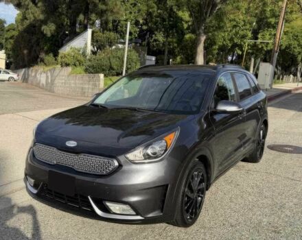 Серый Киа Niro, объемом двигателя 1.6 л и пробегом 33 тыс. км за 7800 $, фото 2 на Automoto.ua