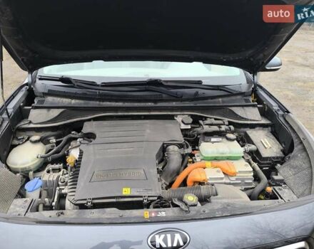Сірий Кіа Niro, об'ємом двигуна 1.58 л та пробігом 80 тис. км за 21000 $, фото 13 на Automoto.ua