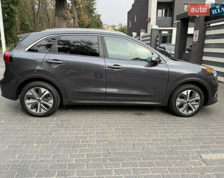 Сірий Кіа Niro, об'ємом двигуна 0 л та пробігом 65 тис. км за 16700 $, фото 5 на Automoto.ua