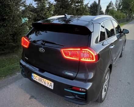 Сірий Кіа Niro, об'ємом двигуна 0 л та пробігом 66 тис. км за 21700 $, фото 3 на Automoto.ua