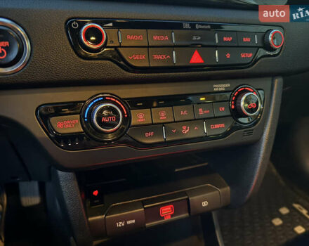 Серый Киа Niro, объемом двигателя 0 л и пробегом 157 тыс. км за 17900 $, фото 22 на Automoto.ua