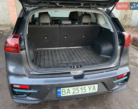 Серый Киа Niro, объемом двигателя 0 л и пробегом 105 тыс. км за 18100 $, фото 4 на Automoto.ua