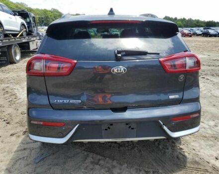 Серый Киа Niro, объемом двигателя 0 л и пробегом 61 тыс. км за 3500 $, фото 5 на Automoto.ua