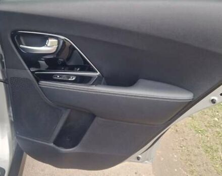 Серый Киа Niro, объемом двигателя 0 л и пробегом 167 тыс. км за 18400 $, фото 16 на Automoto.ua