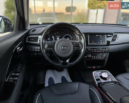 Серый Киа Niro, объемом двигателя 0 л и пробегом 142 тыс. км за 17700 $, фото 37 на Automoto.ua