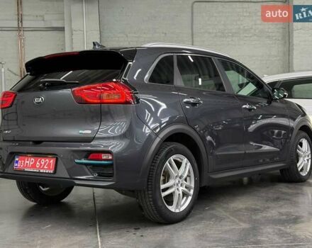 Серый Киа Niro, объемом двигателя 0 л и пробегом 153 тыс. км за 18558 $, фото 6 на Automoto.ua