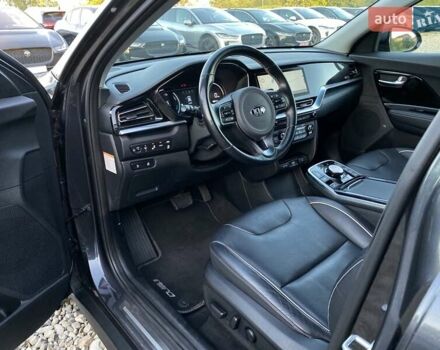 Сірий Кіа Niro, об'ємом двигуна 0 л та пробігом 107 тис. км за 21950 $, фото 35 на Automoto.ua