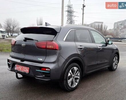 Серый Киа Niro, объемом двигателя 0 л и пробегом 150 тыс. км за 19300 $, фото 7 на Automoto.ua