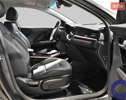 Серый Киа Niro, объемом двигателя 0 л и пробегом 146 тыс. км за 20747 $, фото 24 на Automoto.ua
