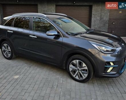 Серый Киа Niro, объемом двигателя 0 л и пробегом 144 тыс. км за 17250 $, фото 3 на Automoto.ua