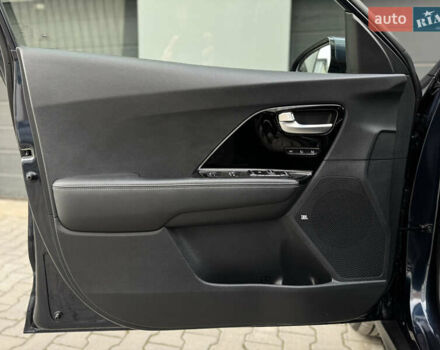 Серый Киа Niro, объемом двигателя 0 л и пробегом 156 тыс. км за 18500 $, фото 53 на Automoto.ua